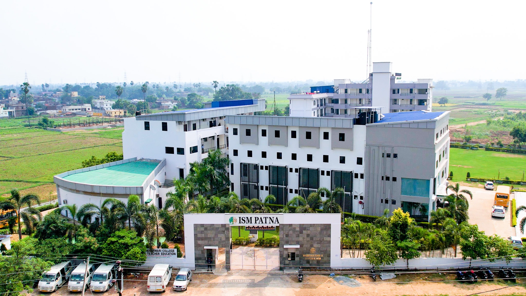 International School of Management
